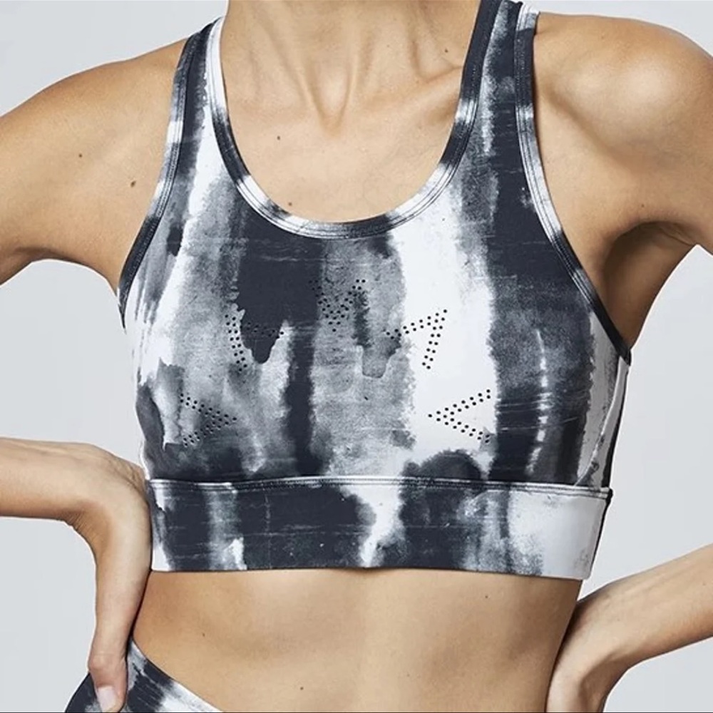 Varley Berkeley sports bra NWT Medium